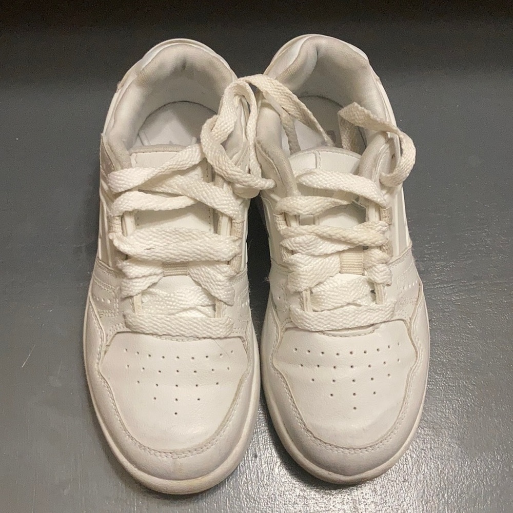 ALL WHITE Reebok TOODLER BOY 👟 shoes!!